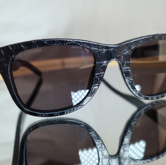 Saint Laurent designer sunglasses 👓 🕶 😎 - Picture 12 of 13